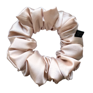 Saténová scrunchie medium – Lososová