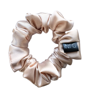Saténová scrunchie mini – Lososová