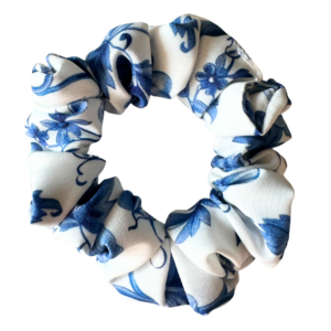 Hedvábná scrunchie mini – Blue Flowers