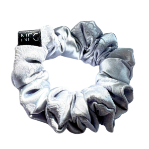 Saténová scrunchie mini – Silver Mist