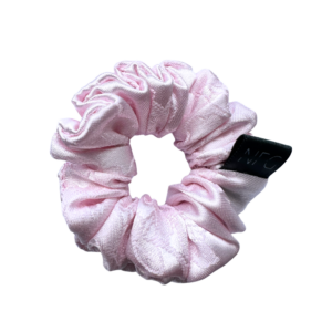 Saténová scrunchie minimalist – Pink Pearl
