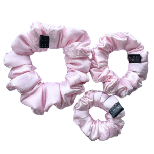 Saténový set scrunchie – Pink Pearl